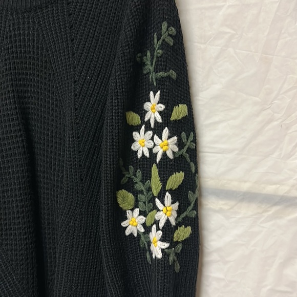 Sweater - Picture 3 of 4